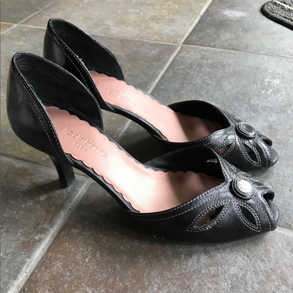 Liz Claiborne black leather heels / pumps size 7